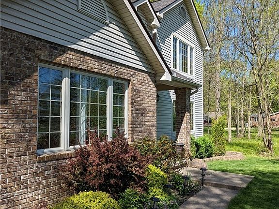 2nd image of 34014 Woodlawn Dr