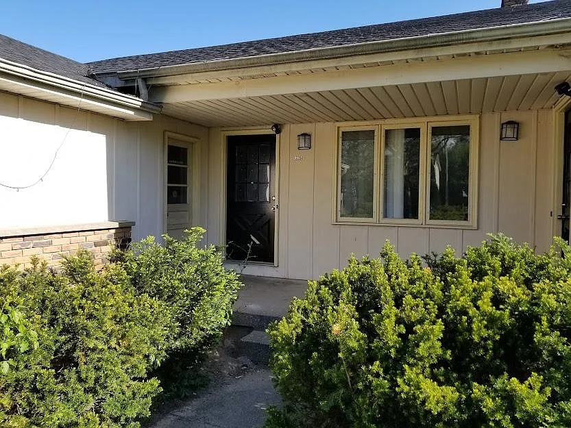 Building Photo - 3952 Camelot Dr SE #1