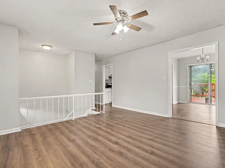 2120 Sandgate Cir — Photo 24