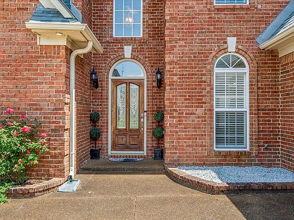 3rd image of 8909 Village Lake Ln