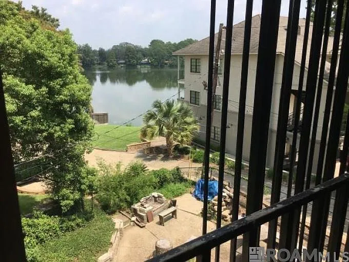 2 bed, 865 sqft, $1,050 — Photo 2