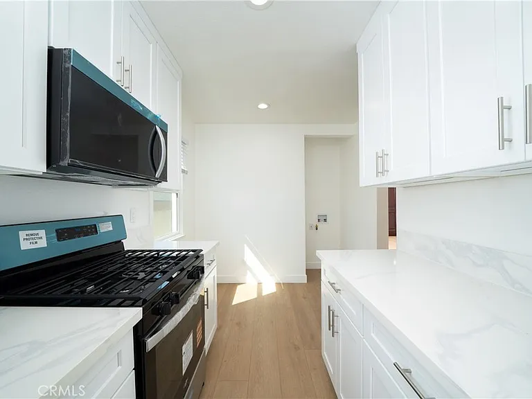 1050A Cedar Ave — Photo 5
