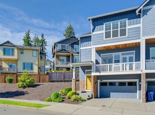 8420 169th Pl NE #101, Redmond, WA 98052