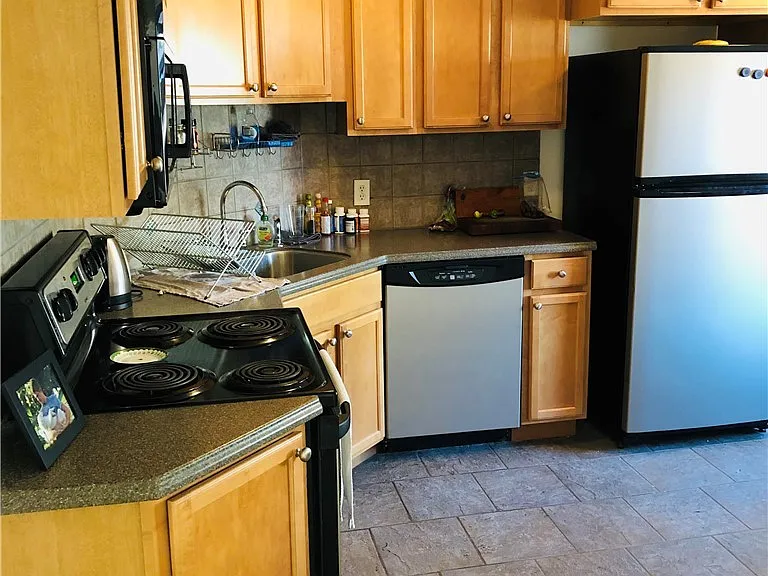 295 Summer St #5 — Photo 11