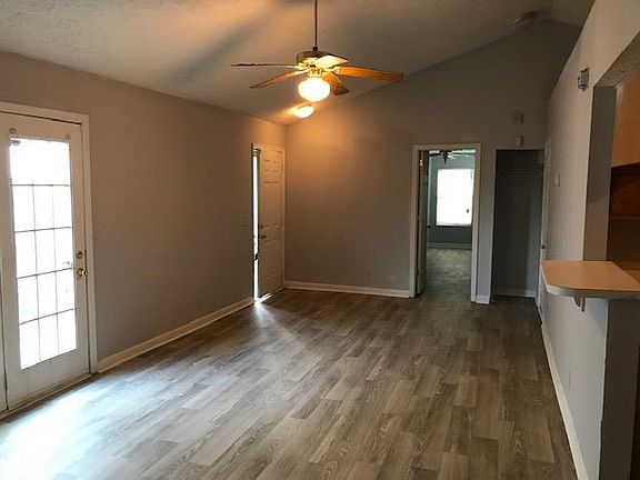 3rd image of 1128 Alandee St