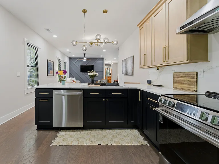 907 Beecher St SW — Photo 18