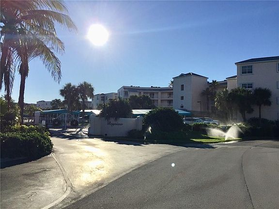3rd image of 5700 NE Island Cove Way APT 4304