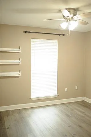 322 Valencia Dr — Photo 8
