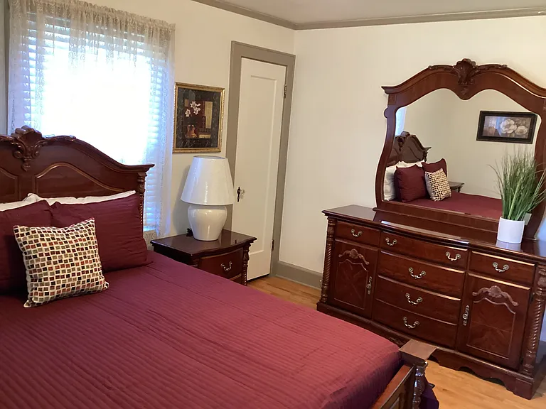 FRONT BEDROOM