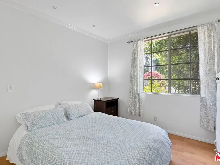 1375 Kelton Ave #108 — Photo 13