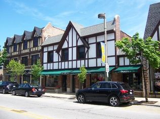 903 Greenbay Rd #2S, Winnetka, IL 60093