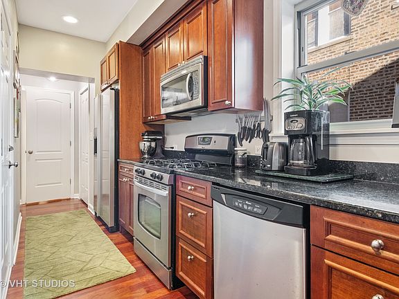 5th image of 1362 W Greenleaf Ave APT 2B