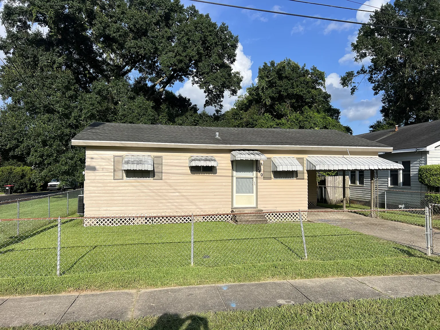 3 bed, $800 — Photo 1