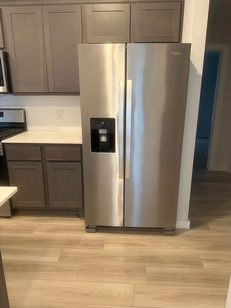 3 bed, 1556 sqft, $2,100 — Photo 3