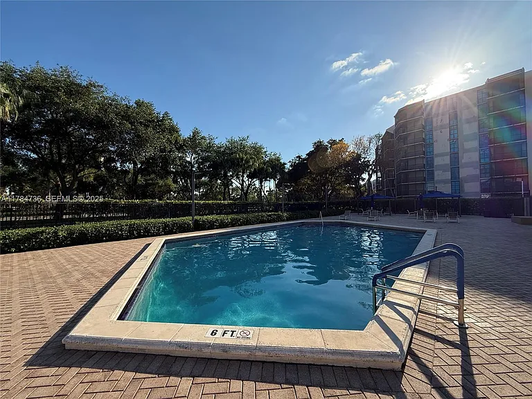 3301 N Country Club Dr #423 — Photo 9