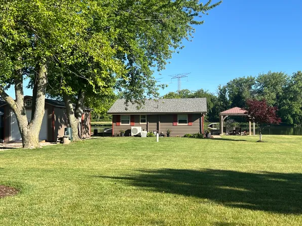 25448 W Cottage Rd, Wilmington, IL 60481
