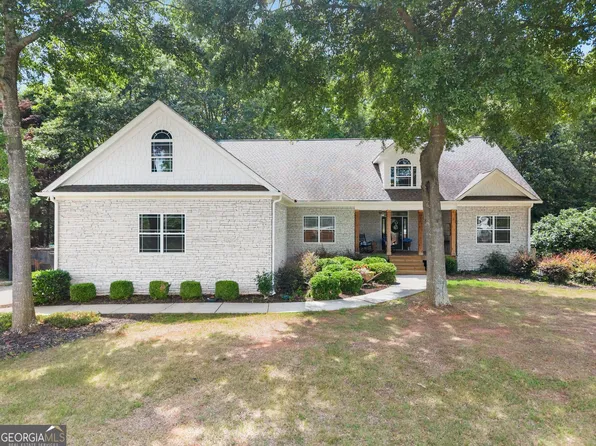860 Lakeview Dr, Commerce, GA 30529