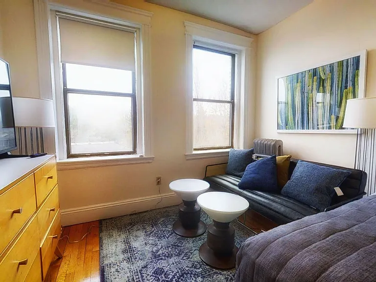 Commonwealth Apartments — Photo 3