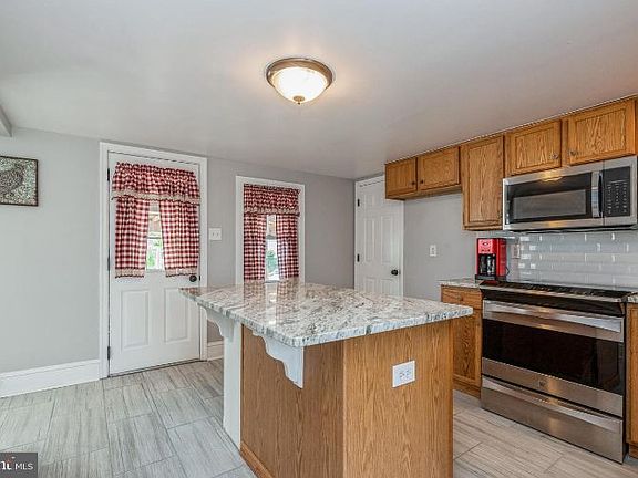 4th image of 28 W Main St