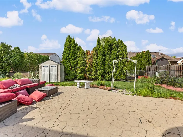 18129 Birch Dr — Photo 4