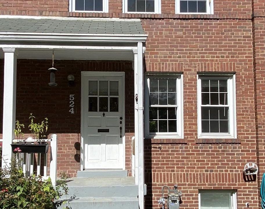 1st image of 524 E Nelson Ave