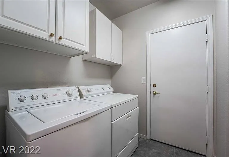 8043 Shadowvale Dr — Photo 25