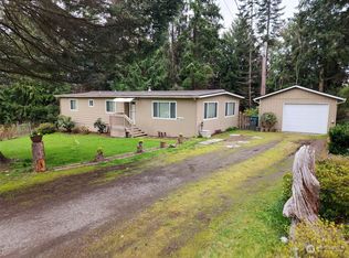 29 Birch Ln, Camano Island, WA 98282