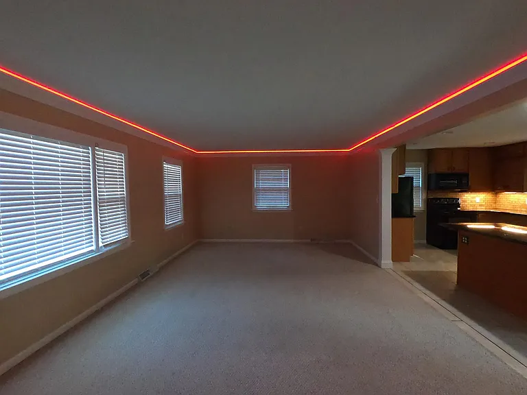 5830 Perry Ln — Photo 2