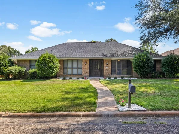 516 Brookwood Dr, Mount Pleasant, TX 75455