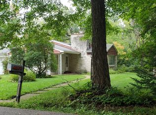 1420 Valley Ridge Dr, Brookfield, WI 53005