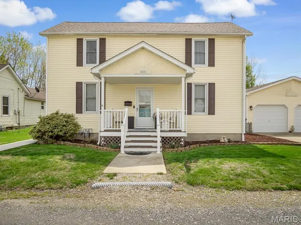 306 Putnam St, Mount Olive, IL 62069