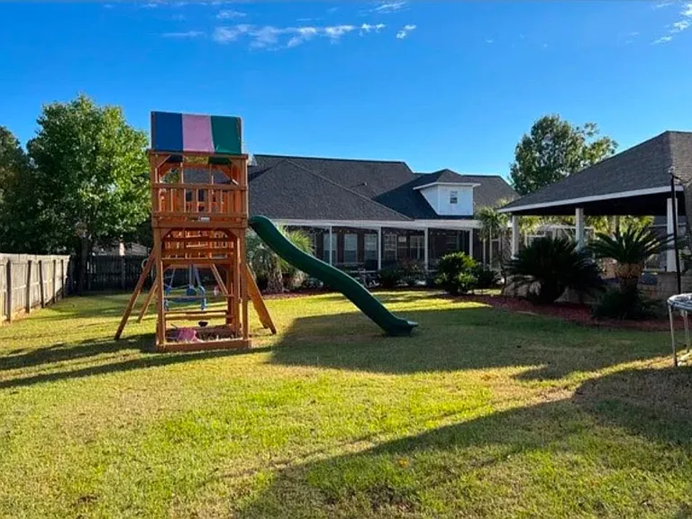 106 Prestige Dr — Photo 42