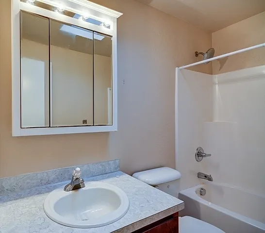1199 SE 9th Ave — Photo 9