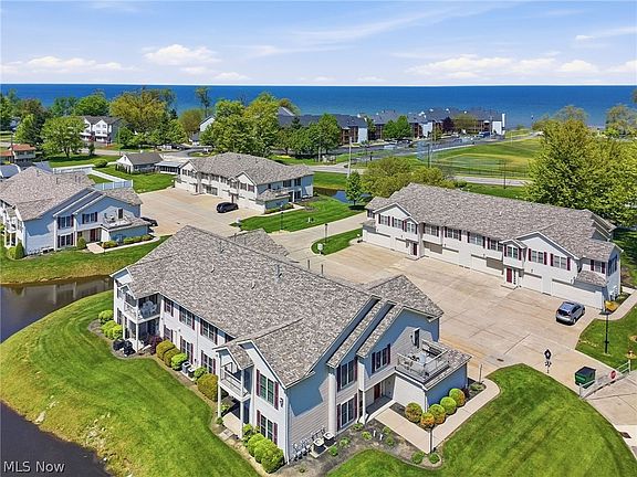 5th image of 6000 Lake Rd W APT 423