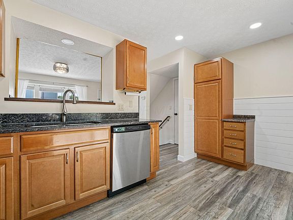 5th image of 817 Pine Way Dr #M-1