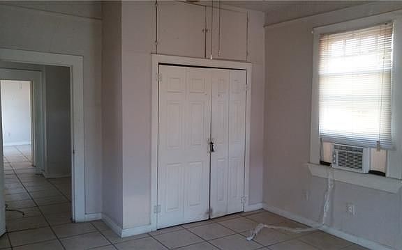 4th image of 2418 Eads St