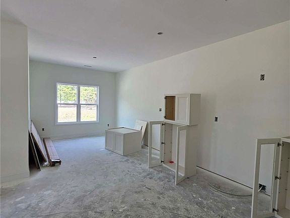 4th image of 713 Porter Rd
