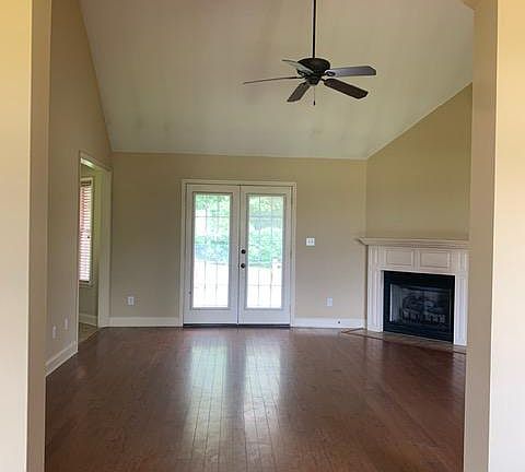 3rd image of 104 Breckenridge Dr
