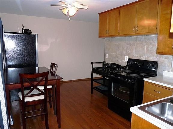 4th image of 223 Caldwell Dr