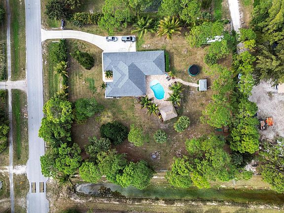 5th image of 13661 Persimmon Boulevard