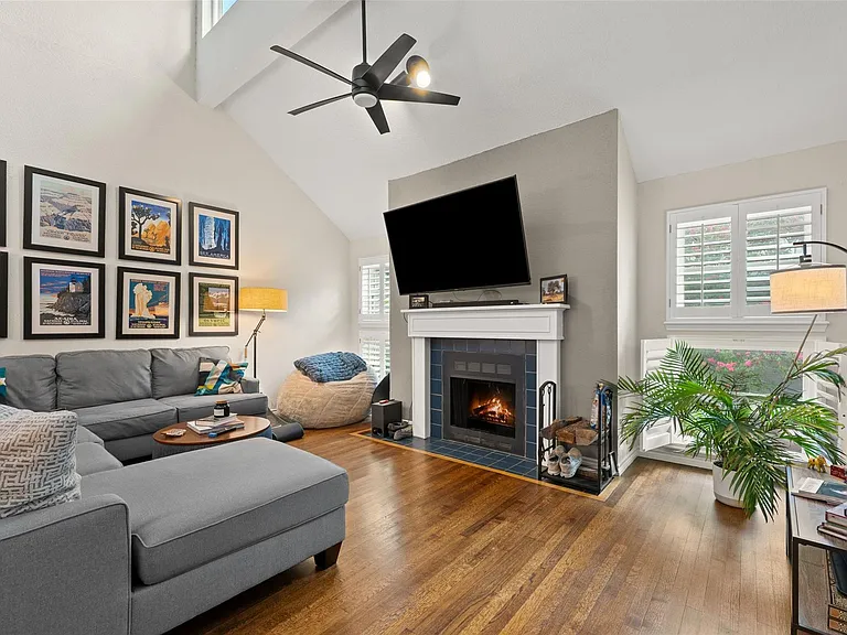 1500 Woodlawn Blvd #304 — Photo 2