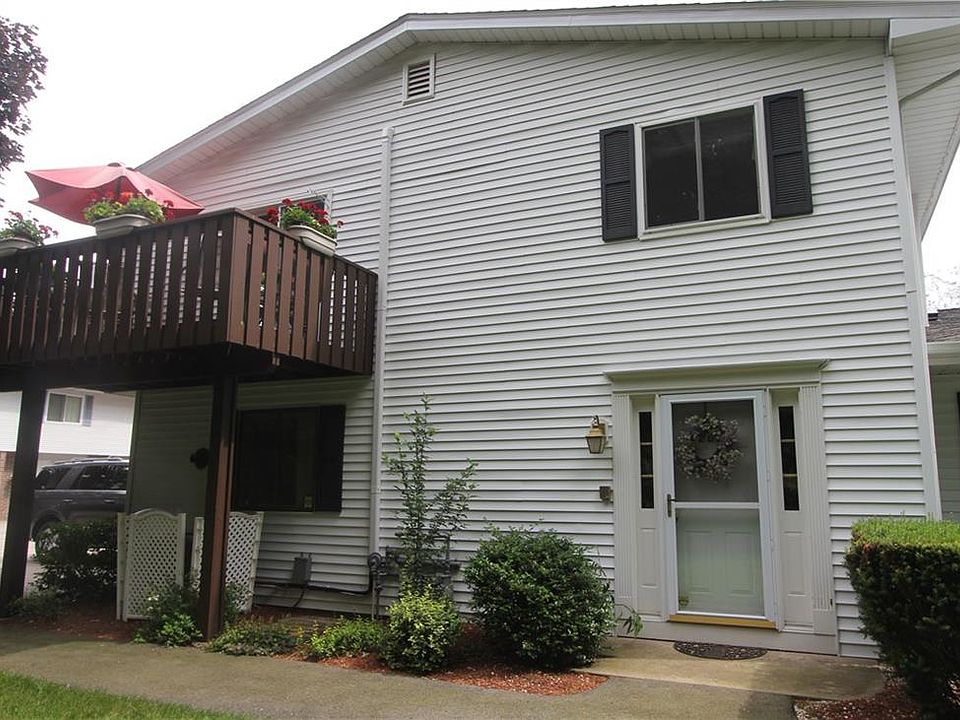 1st image of 203 Duxbury Ct