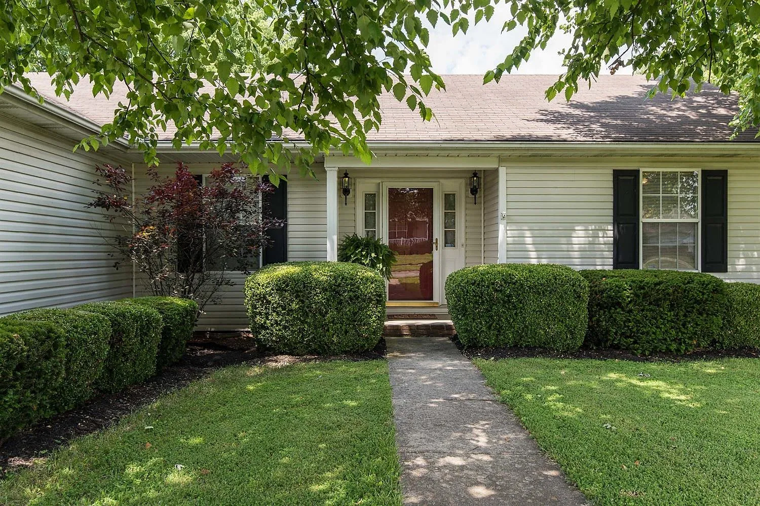 133 Sturbridge Dr photo 1