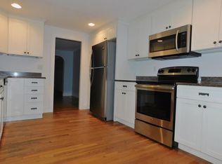 2 Kingsbury Ln, Dedham, MA 02026