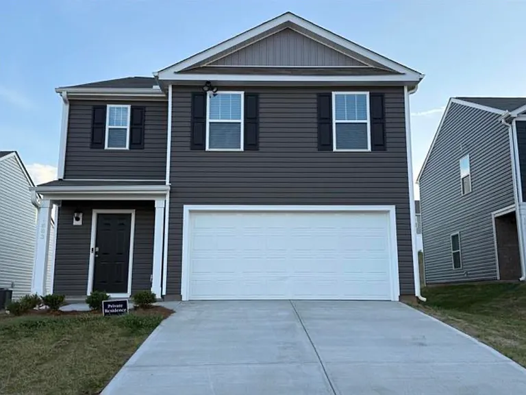1883 Bridle Ln — Photo 1