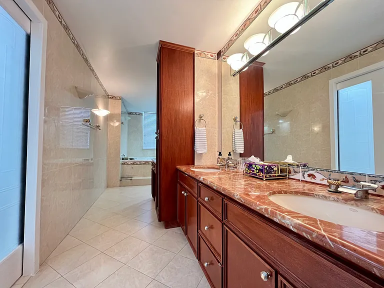 9511 Collins Ave #811 — Photo 10
