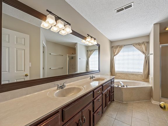 5th image of 115 Medicine Bend Ct