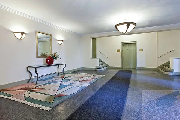 Sold by Rolling Stone Realty LLC | media 18