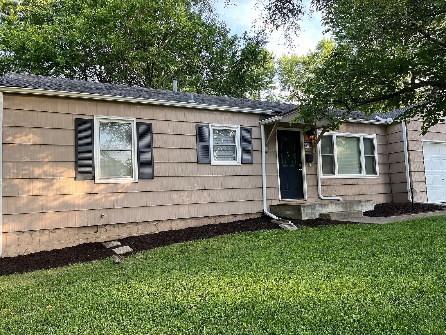 8015 Outlook Dr — Photo 3