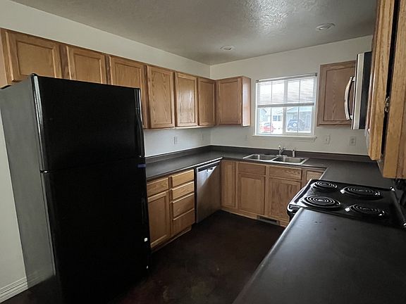 4th image of 3008 N Silver St